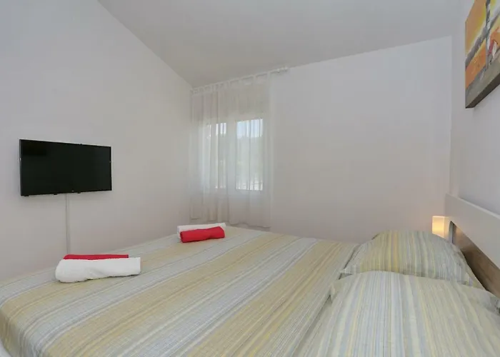 Apartment Dent
